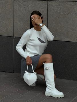 {{photo.Alt || photo.Description || 'Сапоги с акцентом К19'}}