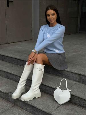 {{photo.Alt || photo.Description || 'Сапоги с акцентом К19'}}