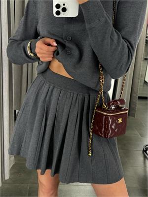 {{photo.Alt || photo.Description || 'Юбка-плиссе из трикотажа 25'}}