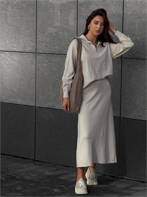 {{photo.Alt || photo.Description || 'Костюм из трикотажа с шерстью: джемпер-поло на молнии+юбка миди 801'}}