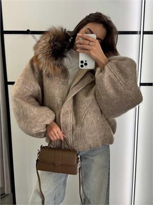 {{photo.Alt || photo.Description || 'Куртка-парка PREMIUM из шерсти, с мехом лисы, наполнитель-100% гусиный пух 8833'}}