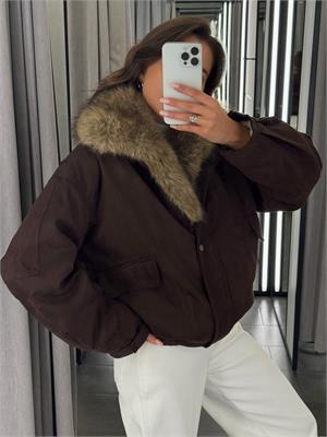 {{photo.Alt || photo.Description || 'Куртка-пилот из экозамши, с экомехом, утеплённая 25093'}}