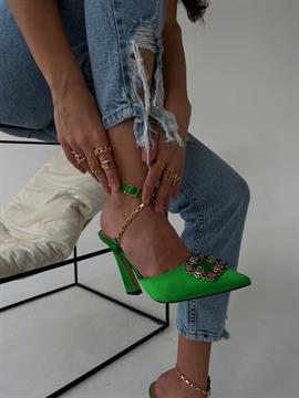{{photo.Alt || photo.Description || 'Туфли с цепочкой, X6-5'}}
